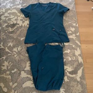 Greys anatomy scrub set size small